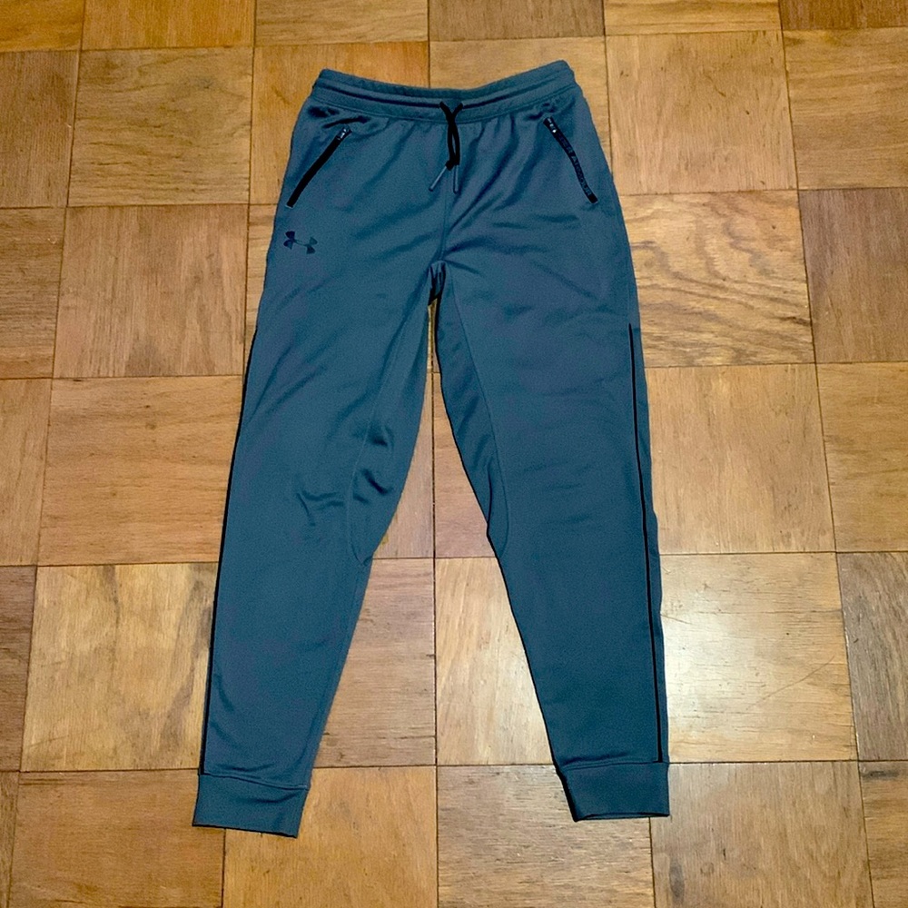 Under Armour Grey Sweatpants. Youth XL